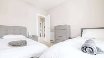 4 bedrooms, iron/ironing board, free WiFi, bed sheets