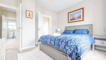 4 bedrooms, iron/ironing board, free WiFi, bed sheets