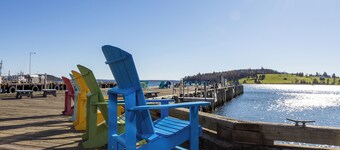 Executive 1-Bedroom King Bed Suite in Lunenburg (Suite 5)