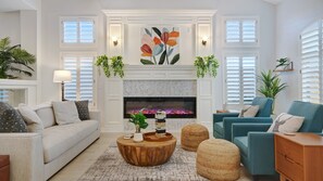 Smart TV - Heated Pool | Hot Tub | Pool Table | Putting Green | 5BR (Peoria)