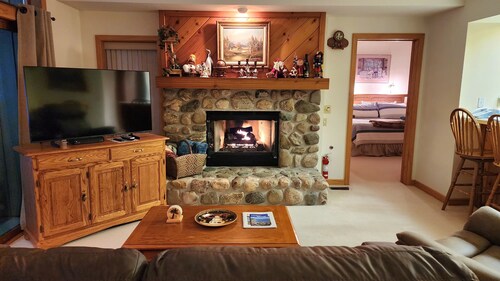 Southridge #20 - Slopeside Ski-in/Ski-out at Nub's Nob