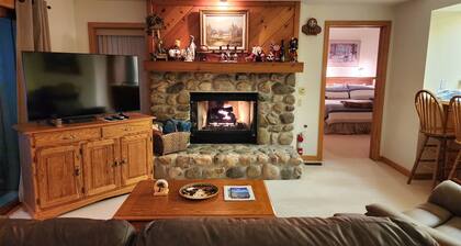 Southridge #20 - Slopeside Ski-in/Ski-out at Nub's Nob