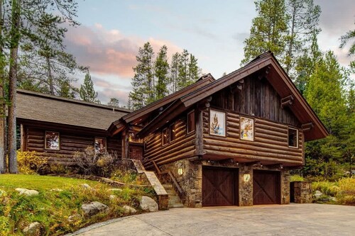 Abode at Mountain Haven, ski-in/out, Teton Village