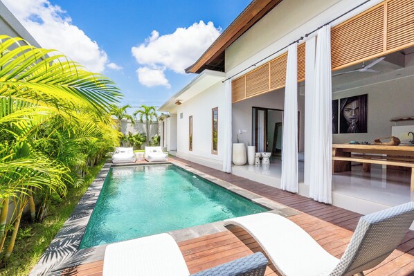 Alberca al aire libre 