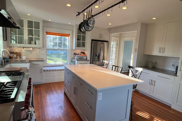 Spacious kitchen