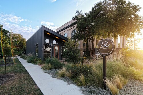 Talbot Commons Hotel