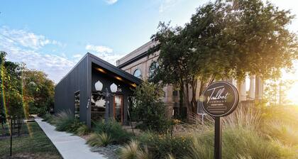 Talbot Commons Hotel