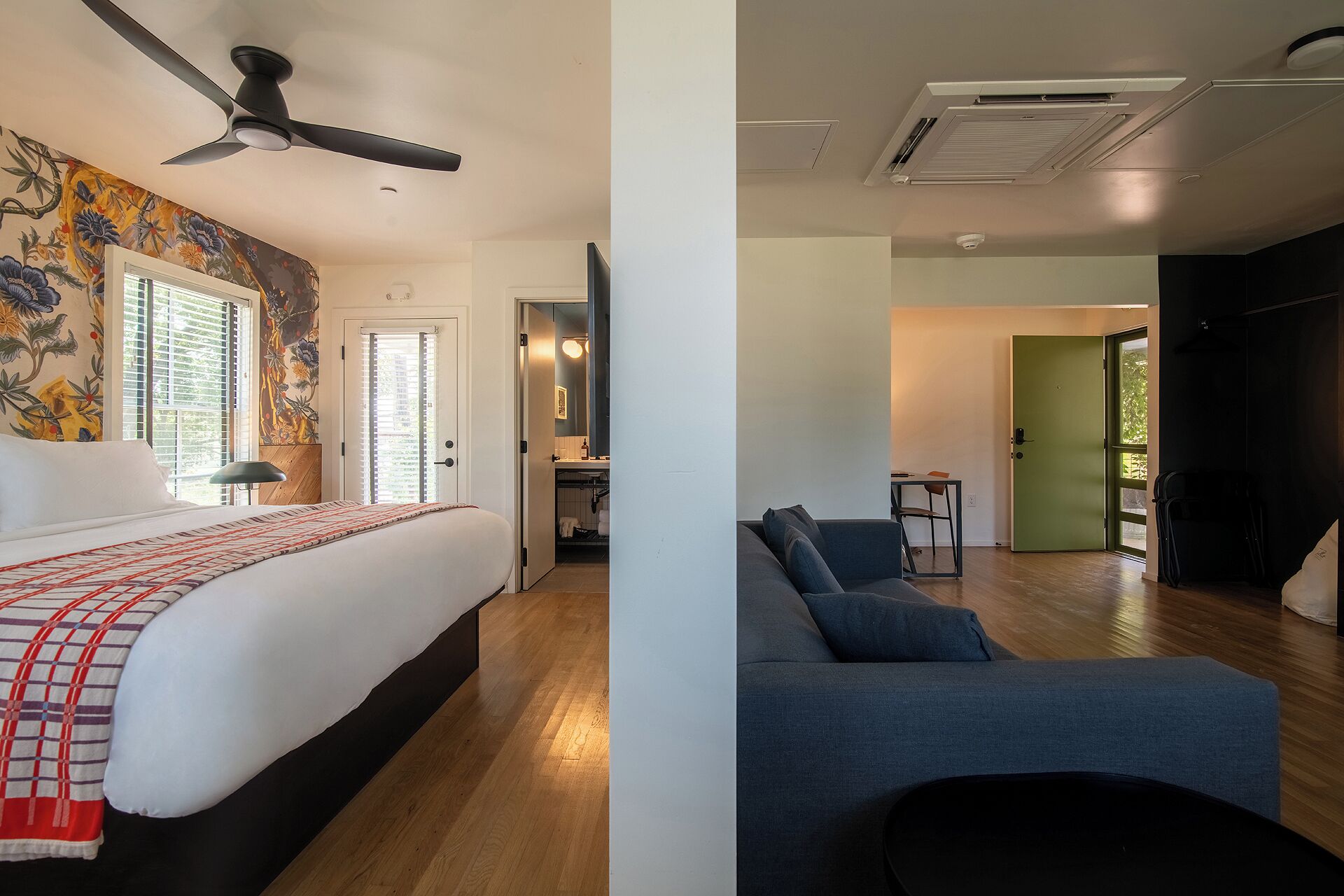 Studio Suite Keluarga | Brankas, kedap suara, dan Wi-Fi gratis