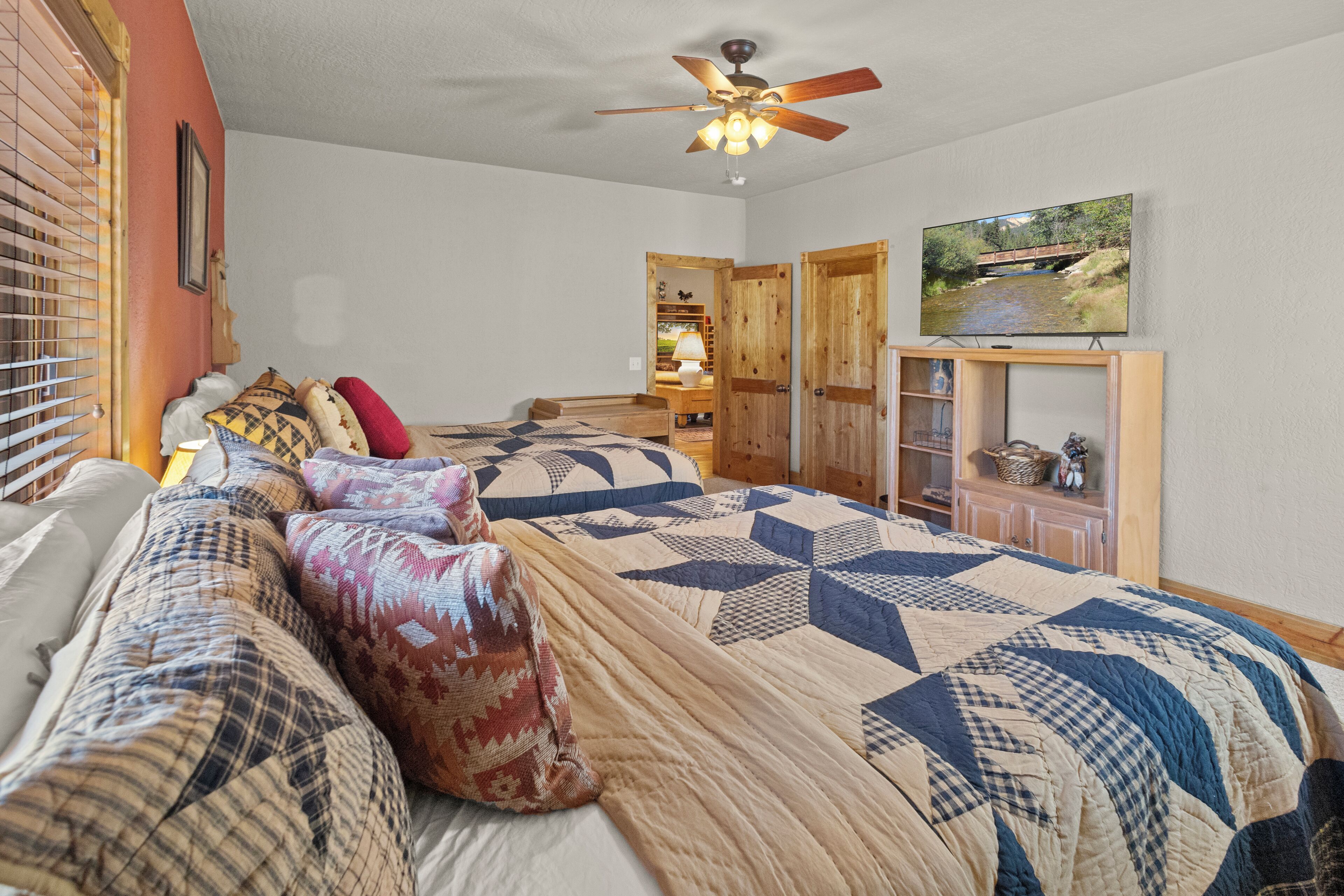 3 chambres, bureau, fer et planche à repasser, Wi-Fi gratuit