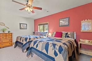 3 bedrooms, desk, iron/ironing board, free WiFi