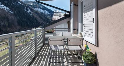 Appartement "CĂ Dei Nane" avec vue sur les montagnes, balcon et Wi-Fi