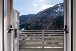 Interior - Apartment 'Cà Dei Nane' with Mountain View, Balcony and Wi-Fi (Vermiglio)