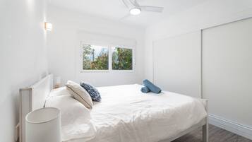 4 bedrooms, iron/ironing board, free WiFi, bed sheets