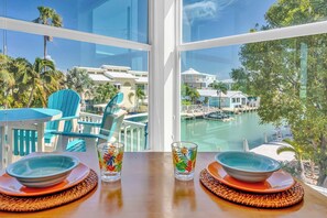 Outdoor dining - P47 - New on the rental market!  2 bedroom, 2 bathroom home with deep water dockage and easy ocean access (Marathon)
