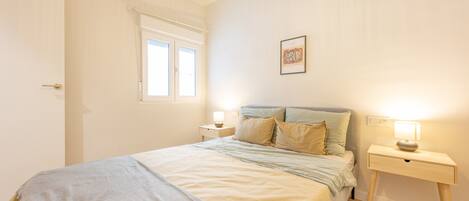 2 makuuhuonetta, silitysrauta/-lauta, ilmainen Wi-Fi, vuodevaatteet