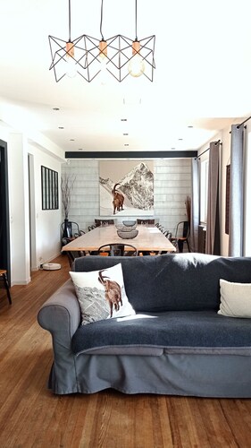 Chalet "Sublime Chalet 14 Pers Spa Extrieur" mit Blick auf die Berge