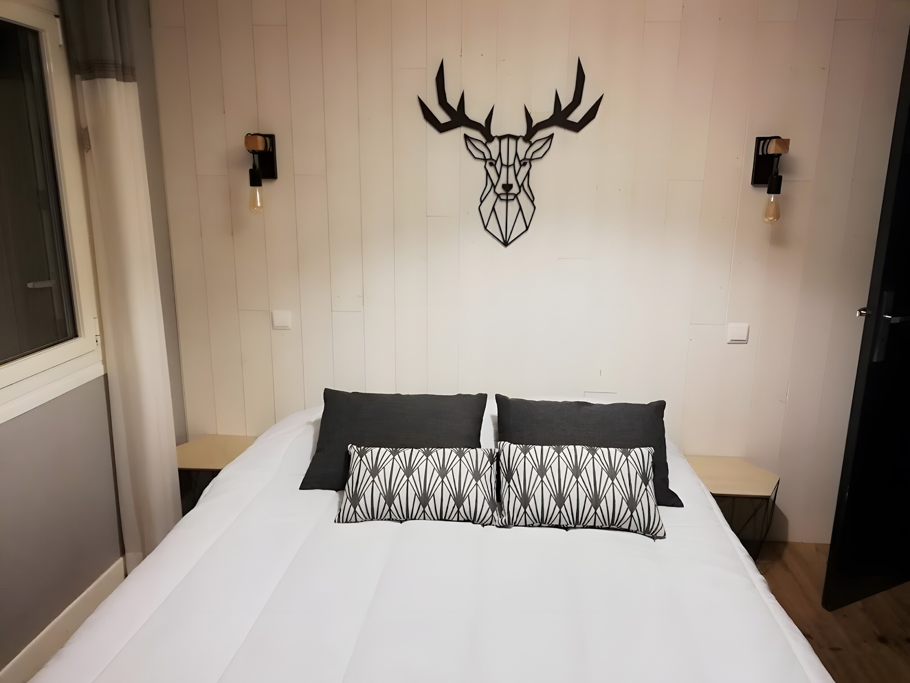 7 多间卧室、免费 WiFi