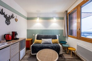 Interior - Apartment 'Séjour À La Montagne - Éperviere' with Mountain View, Shared Pool and Balcony (La Plagne-Tarentaise)