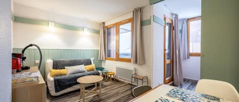 Televisio, pöytätennispöytä