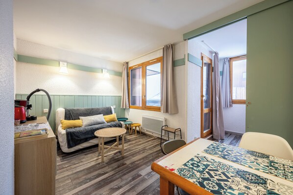 Televisie en een tafeltennistafel