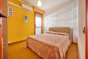 2 Schlafzimmer, Bügeleisen/Bügelbrett, Bettwäsche