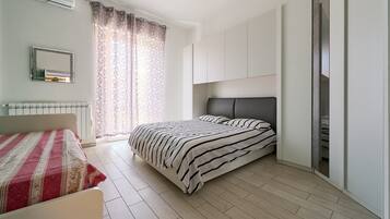 1 bedroom, free WiFi, bed sheets