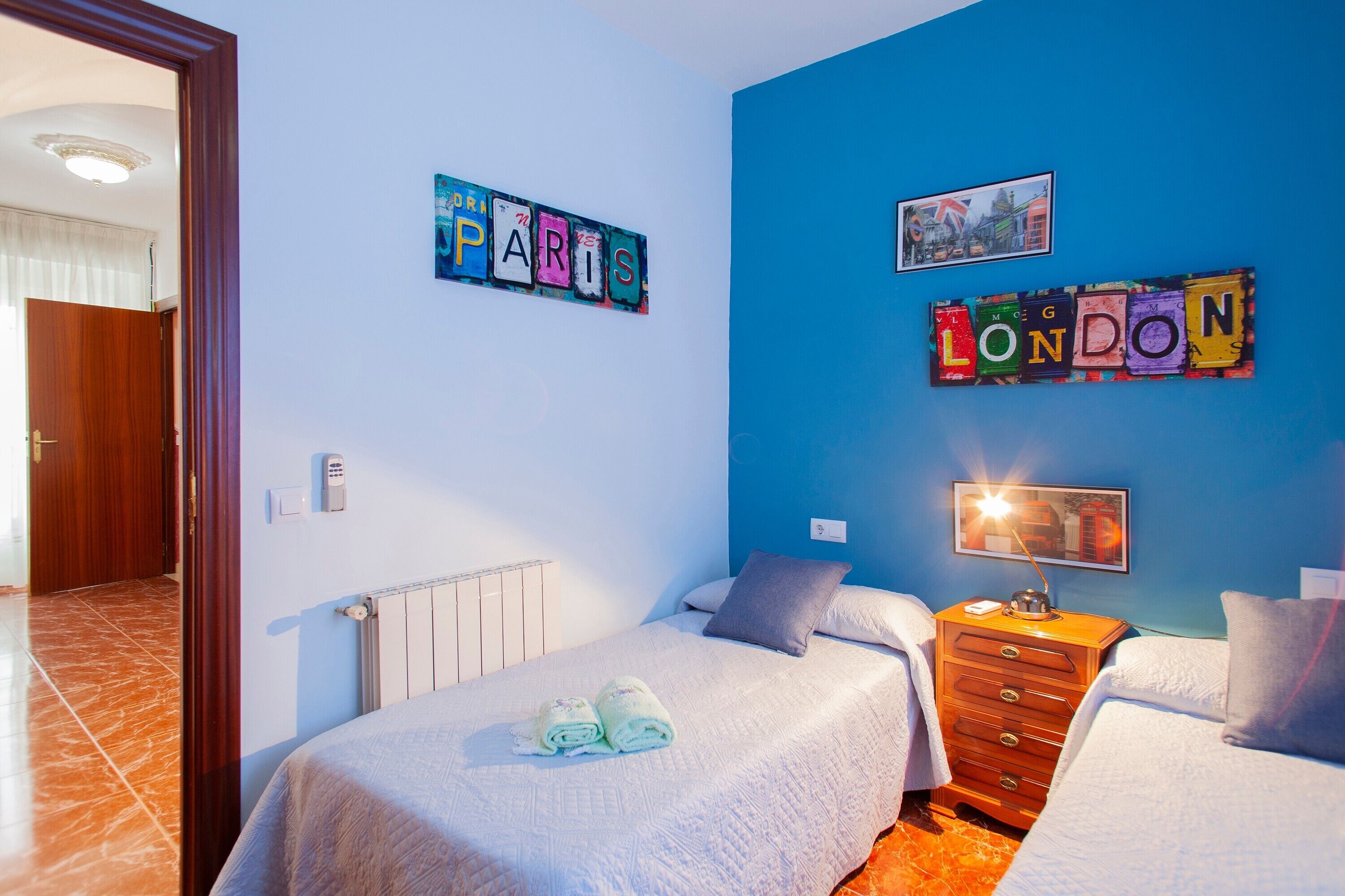 5 bedrooms, iron/ironing board, free WiFi, bed sheets