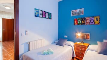 5 bedrooms, iron/ironing board, free WiFi, bed sheets