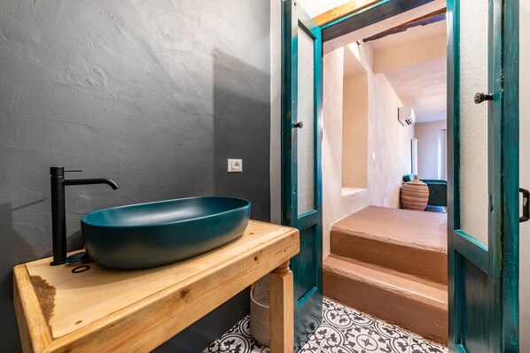 Interior - Apartment 'Papavero Rosso' with Mountain View, Wi-Fi and Air Conditioning (Salò)