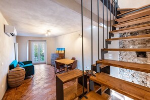 Interior - Apartment 'Papavero Rosso' with Mountain View, Wi-Fi and Air Conditioning (Salò)