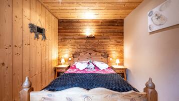 3 bedrooms, iron/ironing board, free WiFi