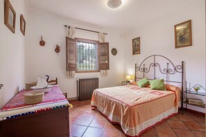 4 bedrooms, bed sheets, wheelchair access