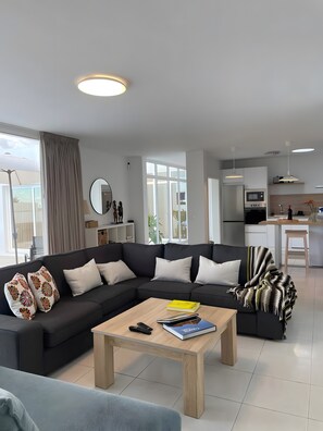 TV - Vacation Home 'Casa Guayo' with Private Pool, Private Terrace and Wi-Fi (Tias)