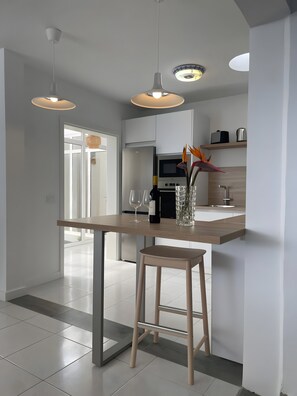 Fridge, microwave, oven, stovetop - Vacation Home 'Casa Guayo' with Private Pool, Private Terrace and Wi-Fi (Tias)