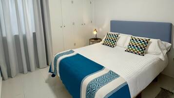 3 Schlafzimmer, BĂŒgeleisen/BĂŒgelbrett, kostenloses WLAN, BettwĂ€sche