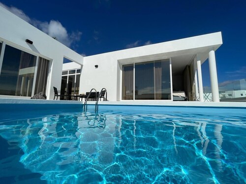 Vacation Home 'Casa Guayo' with Private Pool, Private Terrace and Wi-Fi