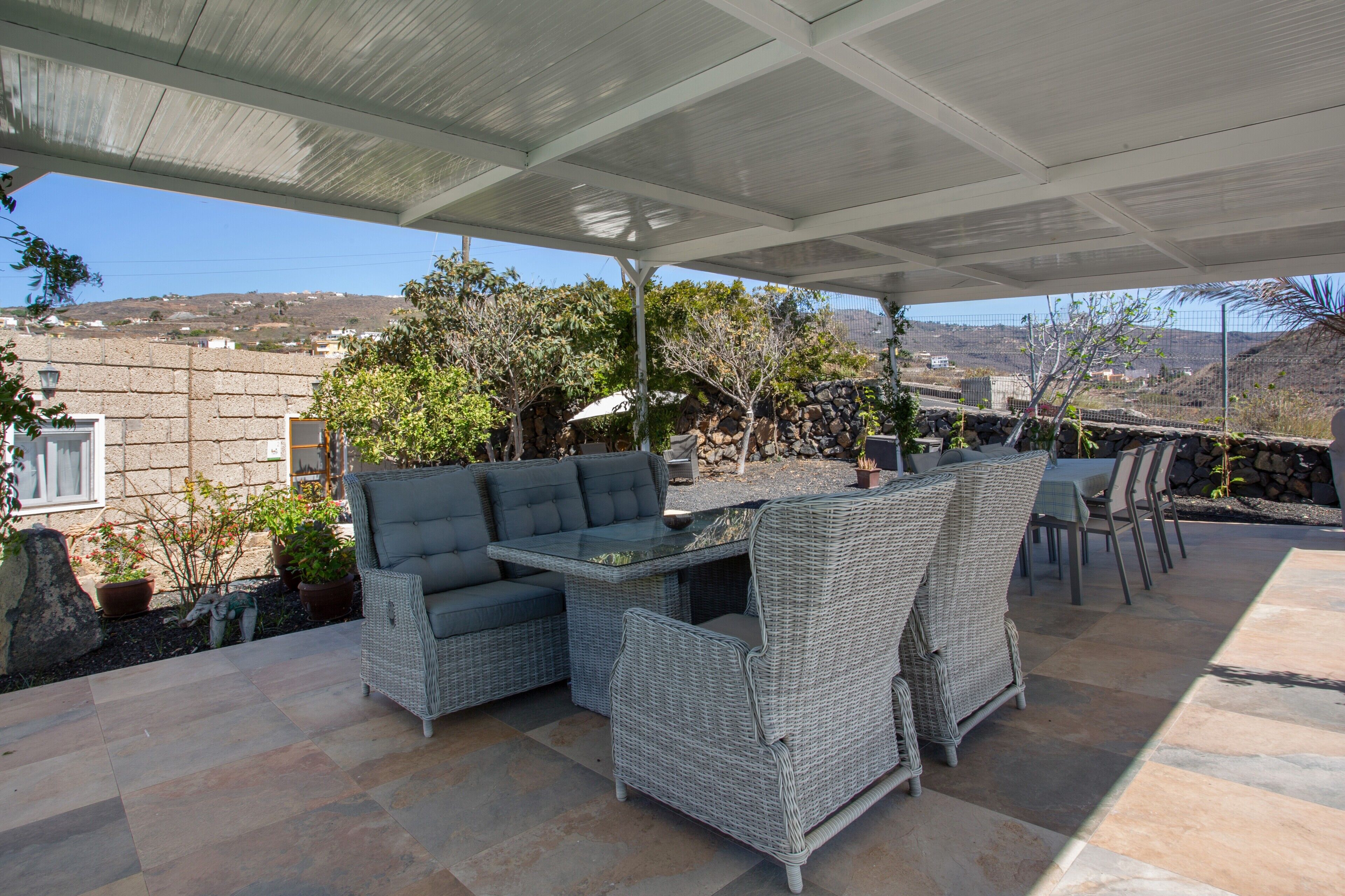 屋外ダイニングエリア