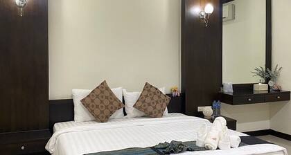 Miracle Moon Resident