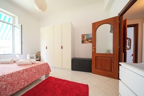 2 chambres, fer et planche Ă repasser, Wi-Fi gratuit, draps fournis