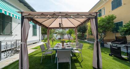 Ferienhaus 'Villa Verde – 300 m vom Meer' mit privatem Garten, WLAN und Klimaanlage