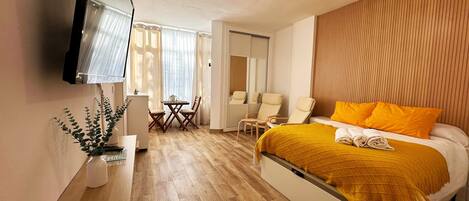 Iron/ironing board, free WiFi, bed sheets