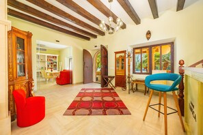 Interior - Country House 'Es Pouet' with Mountain View, Wi-Fi and Air Conditioning (Binissalem)