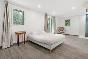 3 quartos, ferros/tábuas de passar roupa, Wi-Fi de cortesia