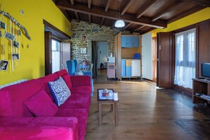 Televisie en een open haard