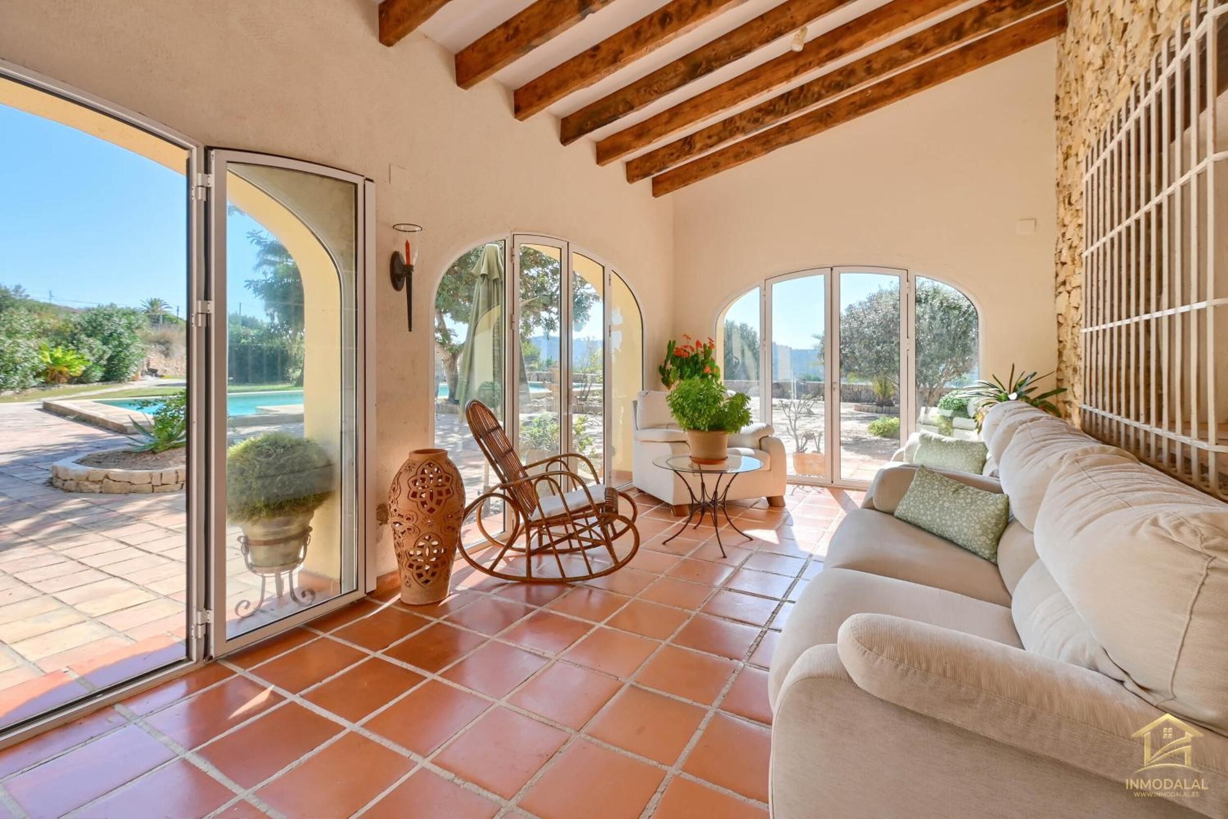 TV, fireplace, stereo