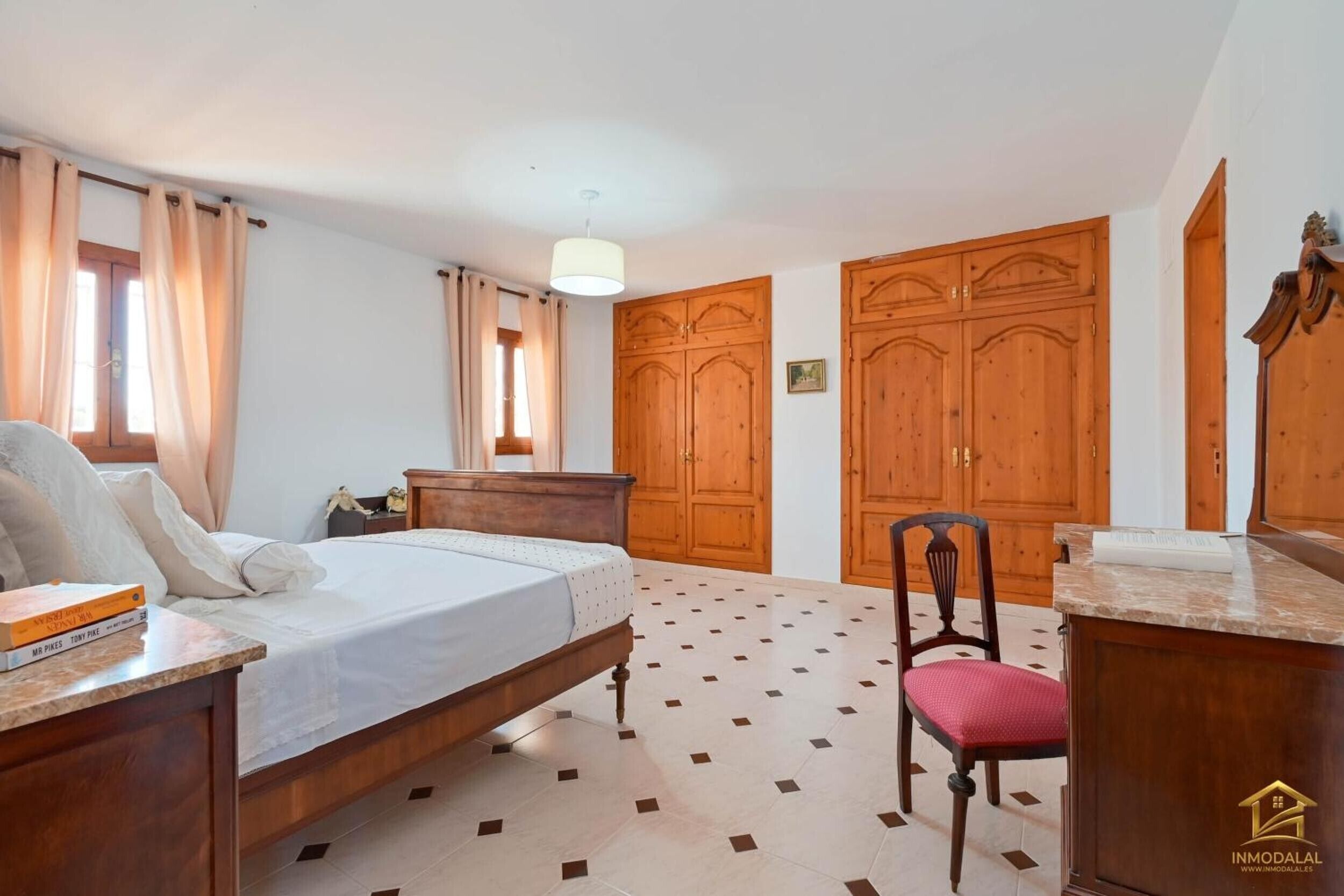 3 bedrooms, free WiFi, bed sheets
