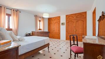 3 bedrooms, free WiFi, bed sheets