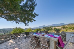 Outdoor dining - Villa 'Katerina' with Mountain View, Private Pool and Wi-Fi (Benissa)