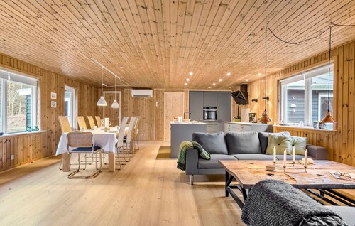 Cozy home in Jerup with WiFi