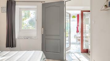 2 bedrooms, free WiFi